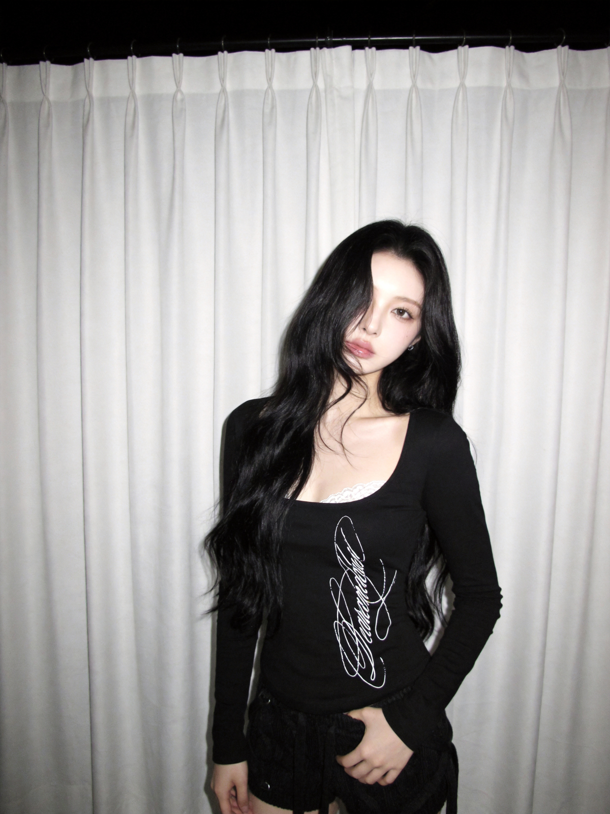 square neck graphic long tee